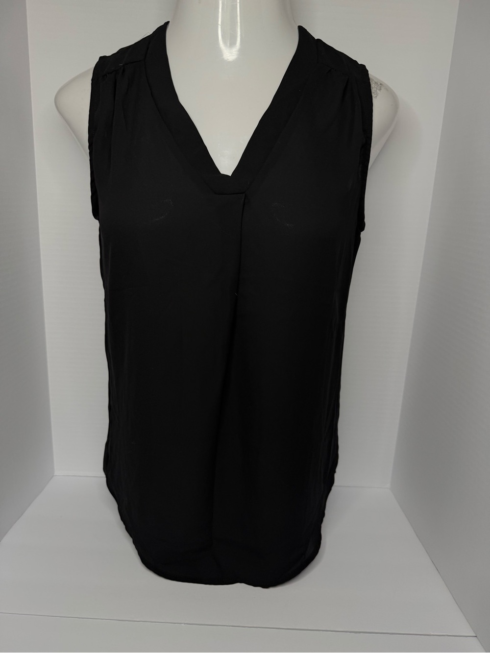 Jon & Anna Black V-Neck Sleeveless Camisole